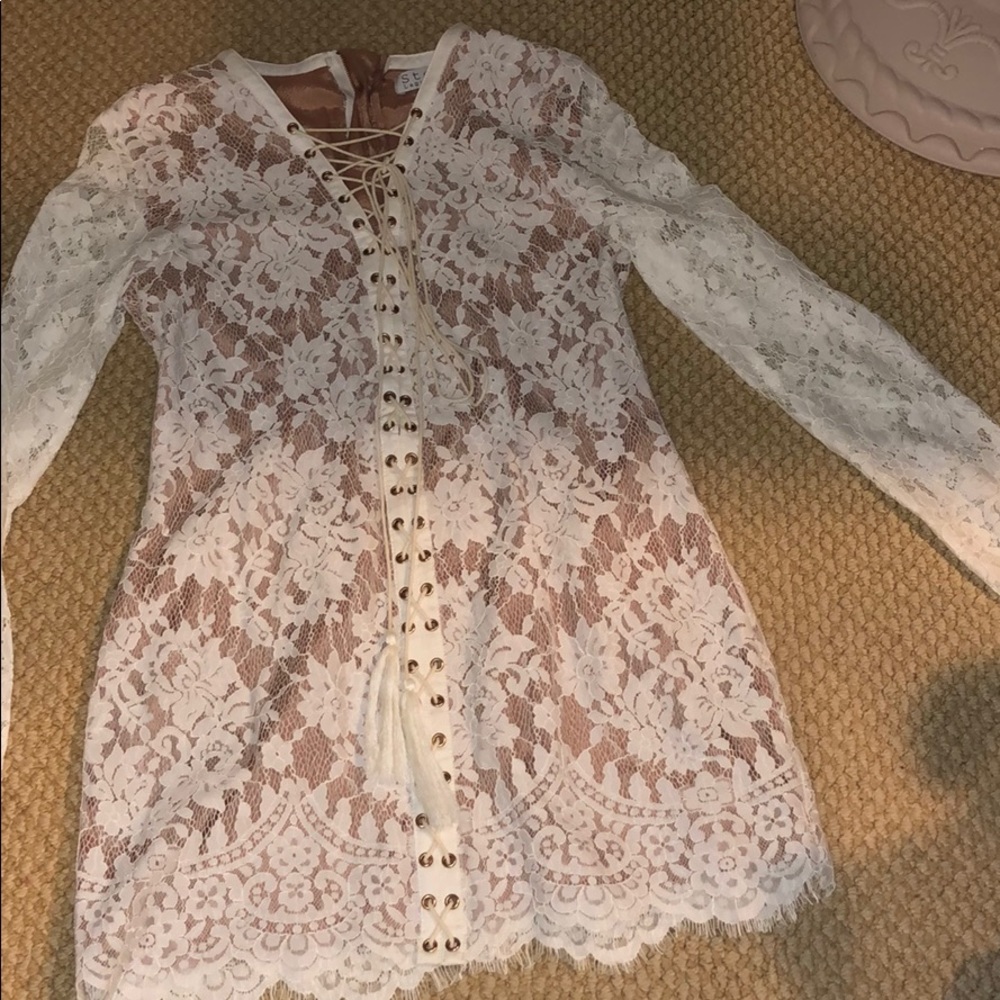 Cute body on dress